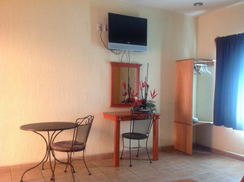 Hotel Genoves San Juan de los Lagos Szoba fotó